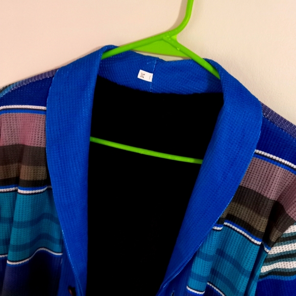 Long sleeve button - Picture 3 of 3